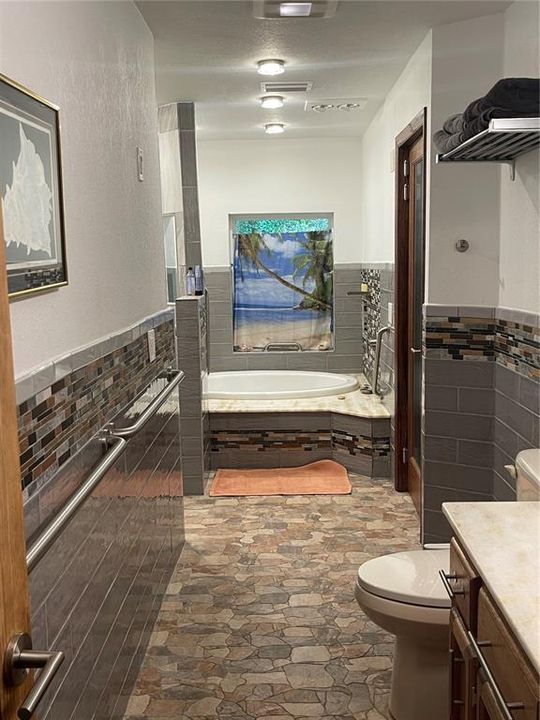 En Venta: $425,000 (4 camas, 2 baños, 2327 Pies cuadrados)