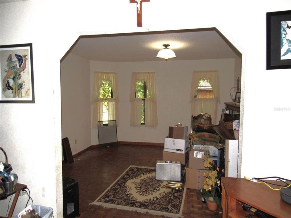 En Venta: $425,000 (4 camas, 2 baños, 2327 Pies cuadrados)