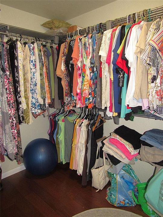 En Venta: $425,000 (4 camas, 2 baños, 2327 Pies cuadrados)