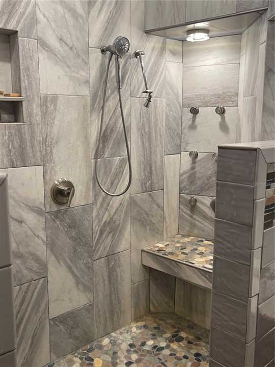 En Venta: $425,000 (4 camas, 2 baños, 2327 Pies cuadrados)