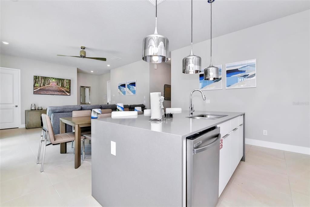 待售: $375,000 (3 贝兹, 3 浴室, 1500 平方英尺)