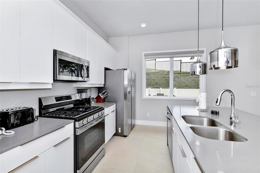 待售: $375,000 (3 贝兹, 3 浴室, 1500 平方英尺)