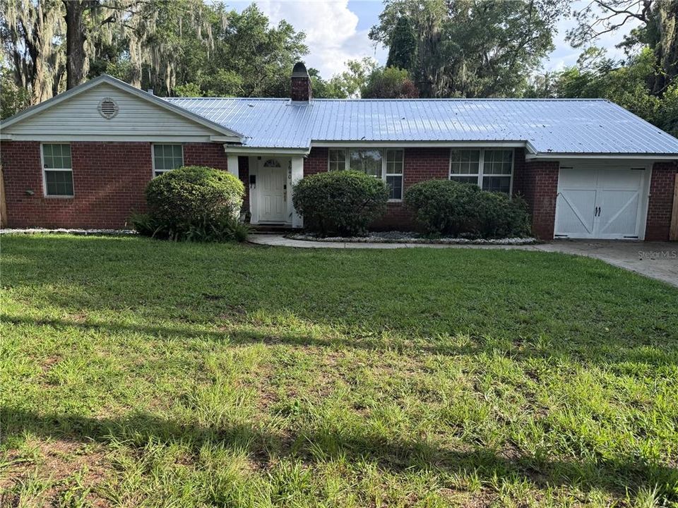 Recently Sold: $249,999 (3 beds, 1 baths, 1376 Square Feet)