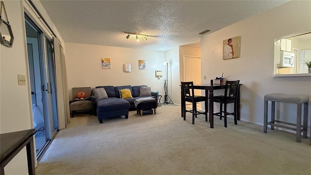 На продажу: $275,000 (2 спален, 2 ванн, 1092 Квадратных фут)