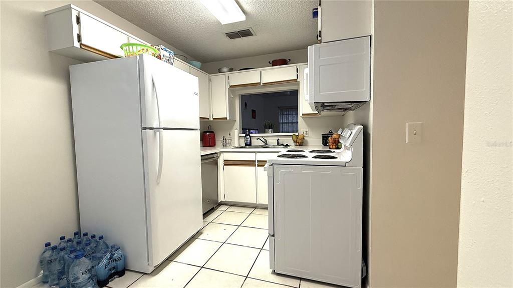 На продажу: $275,000 (2 спален, 2 ванн, 1092 Квадратных фут)