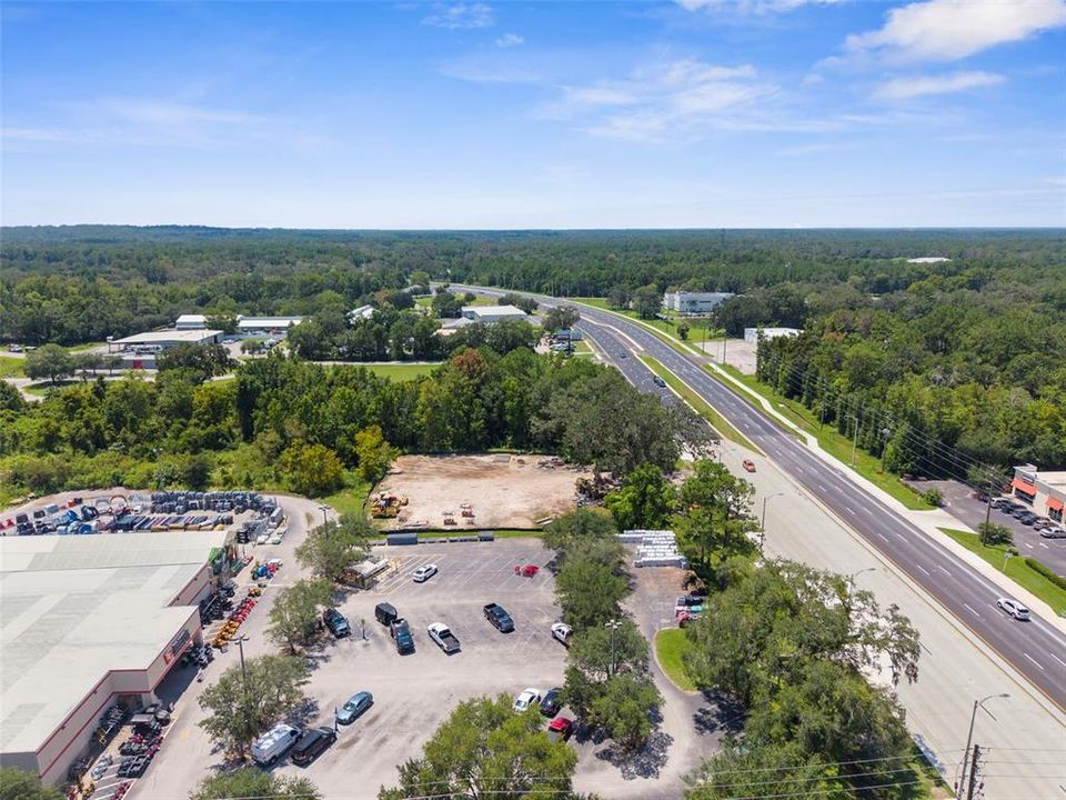 合同活跃: $295,000 (0.77 acres)