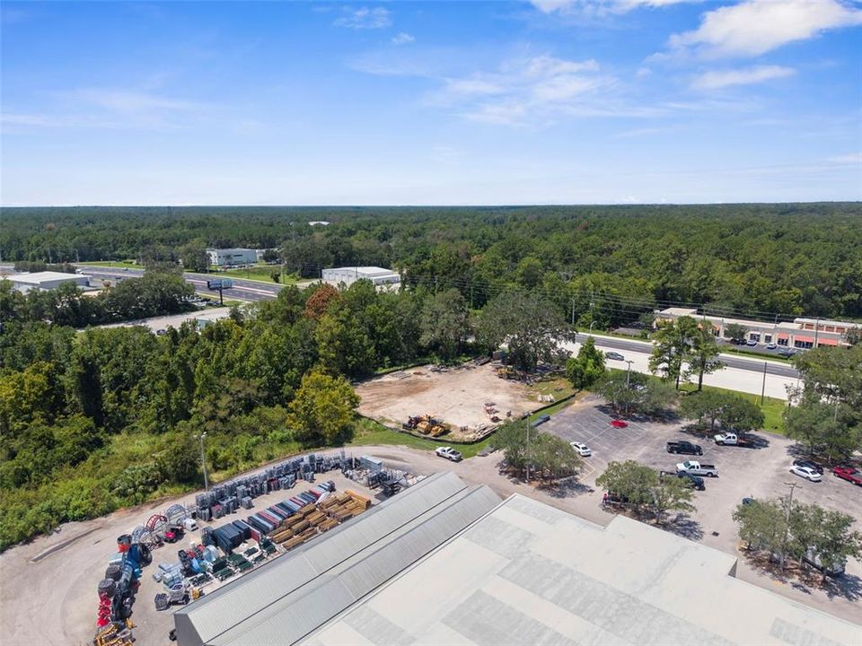 合同活跃: $295,000 (0.77 acres)