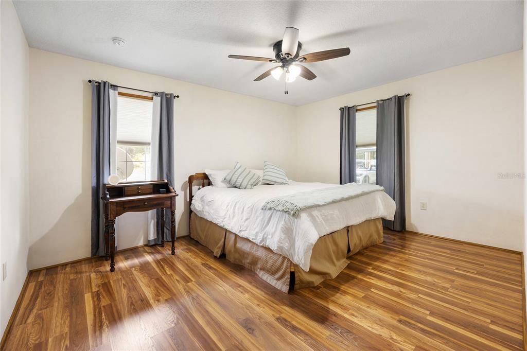 For Sale: $699,000 (6 beds, 4 baths, 3304 Square Feet)