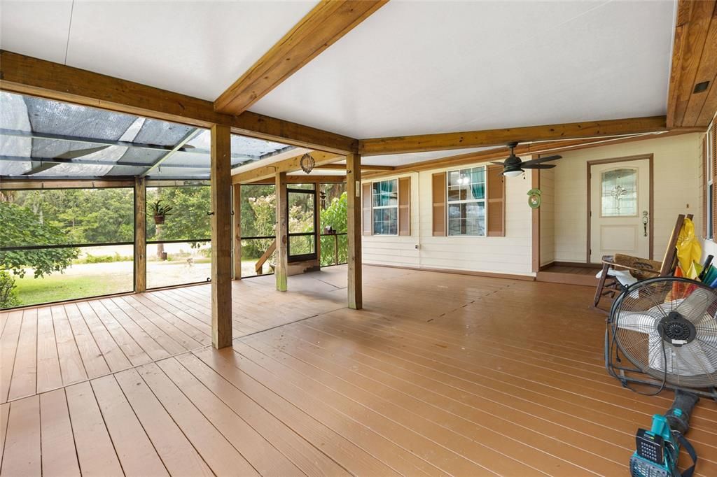 For Sale: $699,000 (6 beds, 4 baths, 3304 Square Feet)