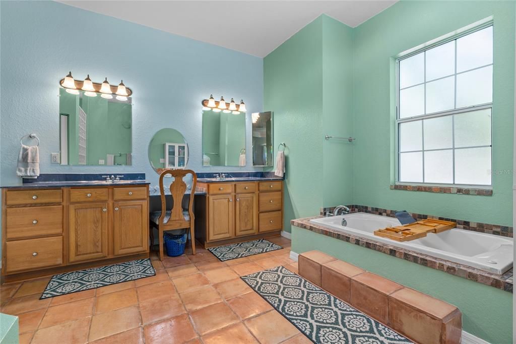 For Sale: $624,900 (4 beds, 3 baths, 3000 Square Feet)