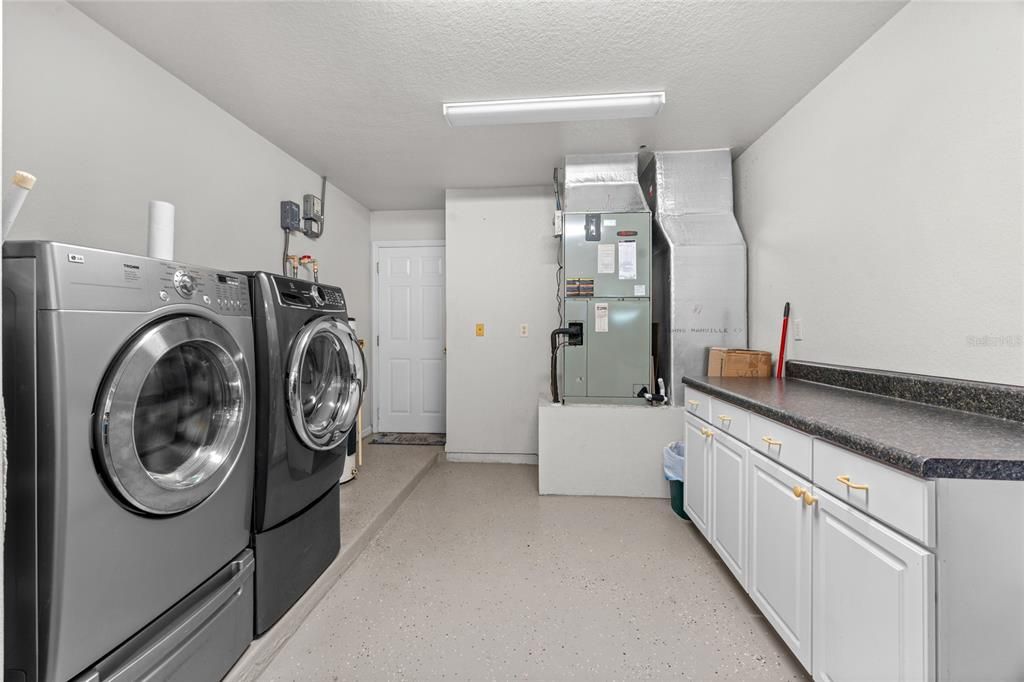 For Sale: $624,900 (4 beds, 3 baths, 3000 Square Feet)