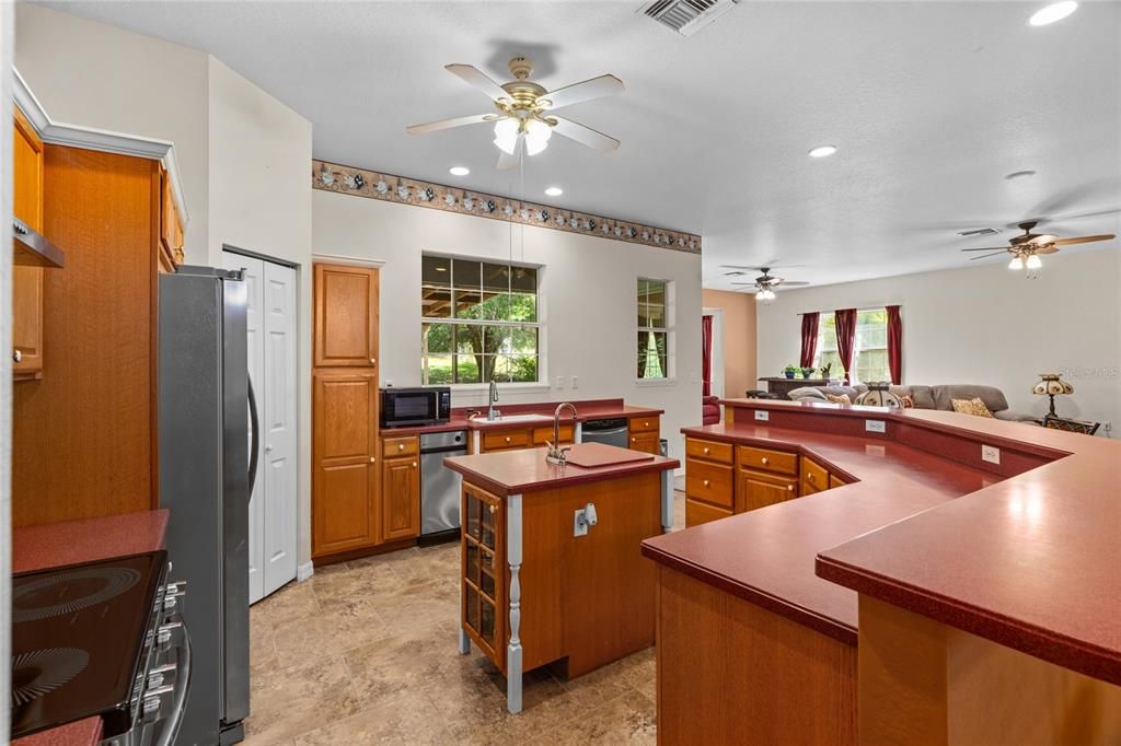 For Sale: $624,900 (4 beds, 3 baths, 3000 Square Feet)