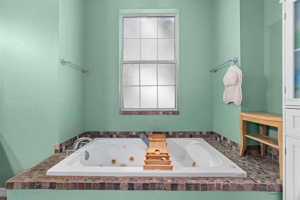 For Sale: $624,900 (4 beds, 3 baths, 3000 Square Feet)