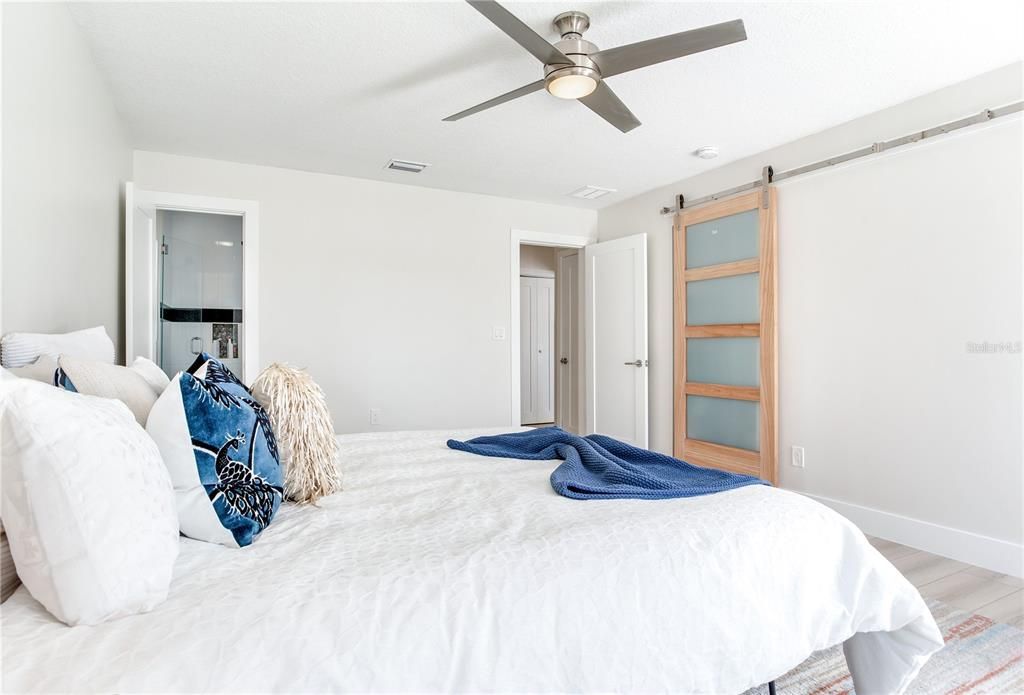 待售: $2,449,000 (5 贝兹, 5 浴室, 3767 平方英尺)