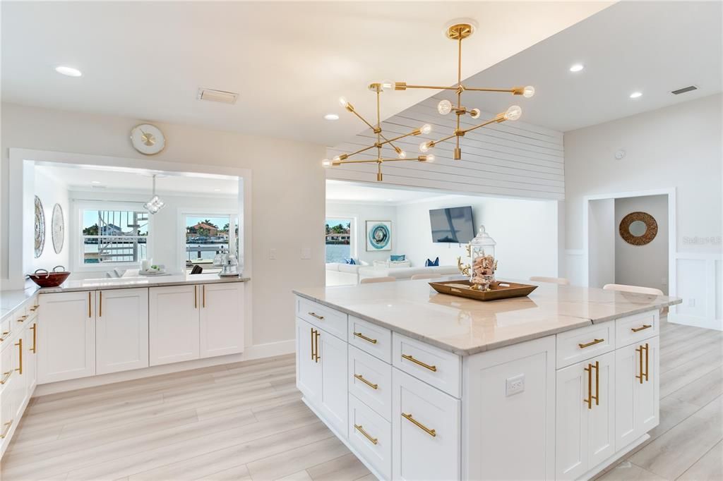 待售: $2,449,000 (5 贝兹, 5 浴室, 3767 平方英尺)