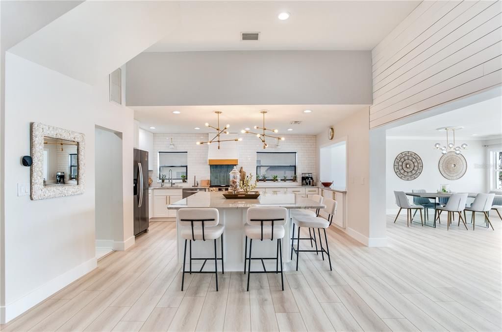 待售: $2,449,000 (5 贝兹, 5 浴室, 3767 平方英尺)