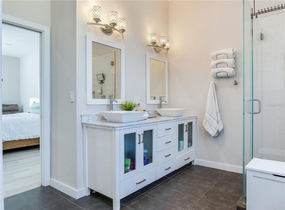 待售: $2,449,000 (5 贝兹, 5 浴室, 3767 平方英尺)