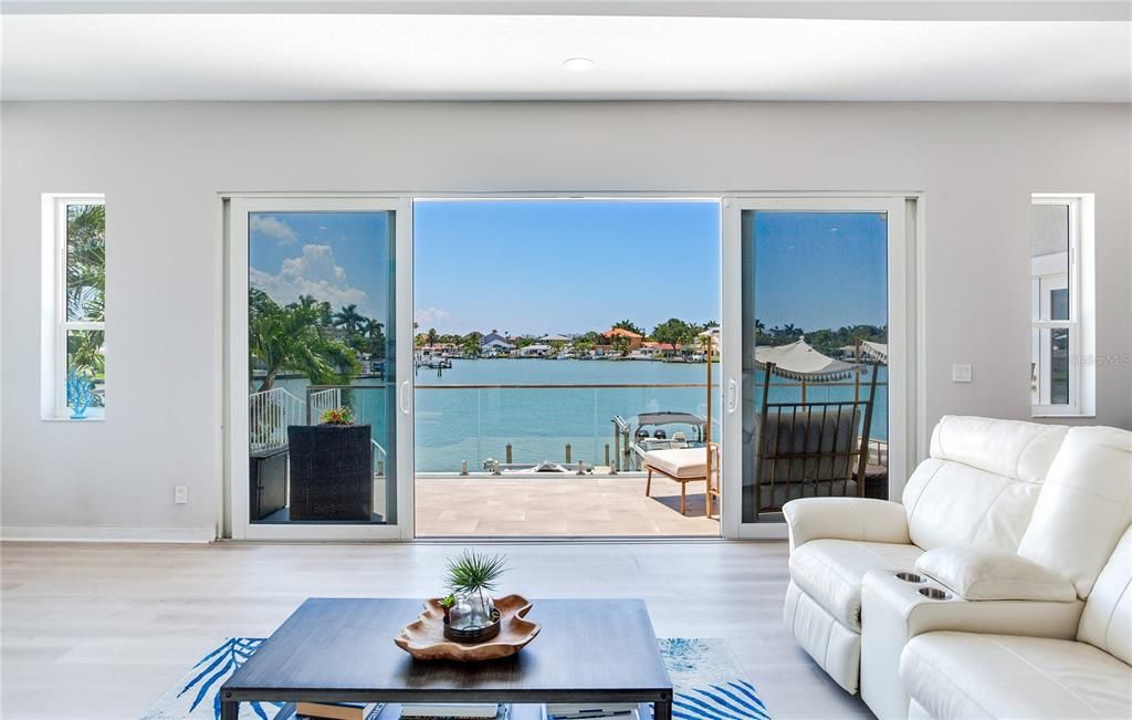 待售: $2,449,000 (5 贝兹, 5 浴室, 3767 平方英尺)