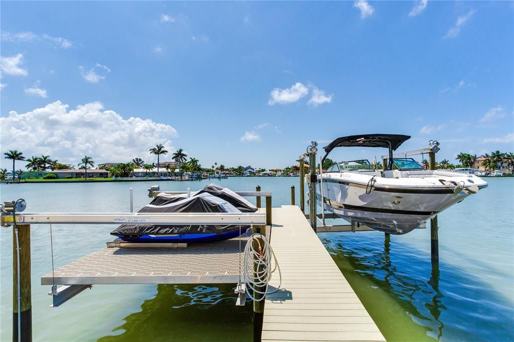 待售: $2,449,000 (5 贝兹, 5 浴室, 3767 平方英尺)