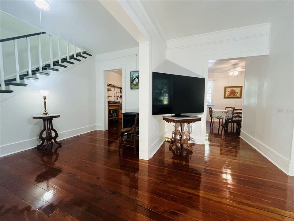 En Venta: $900,000 (5 camas, 4 baños, 3068 Pies cuadrados)