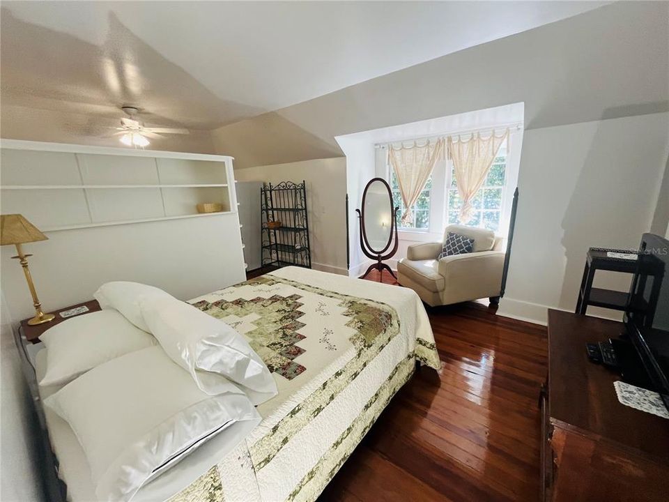 En Venta: $900,000 (5 camas, 4 baños, 3068 Pies cuadrados)