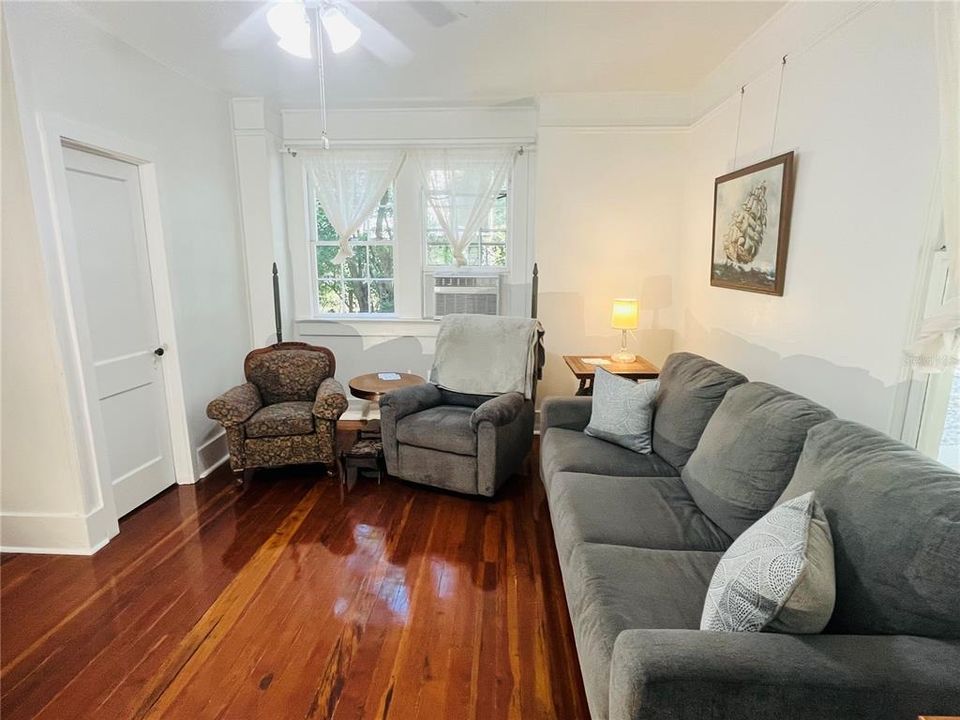 En Venta: $900,000 (5 camas, 4 baños, 3068 Pies cuadrados)