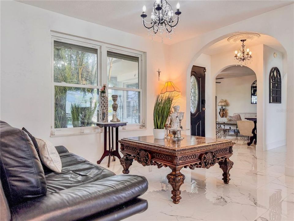 En Venta: $519,900 (4 camas, 2 baños, 1890 Pies cuadrados)