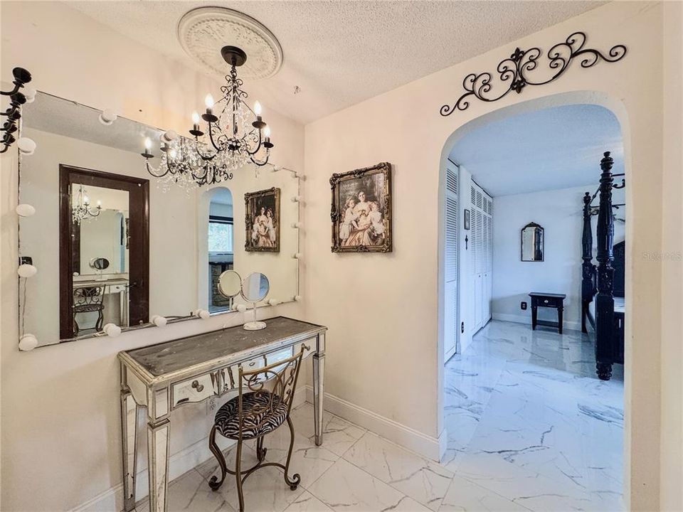 En Venta: $519,900 (4 camas, 2 baños, 1890 Pies cuadrados)