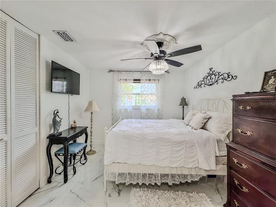 En Venta: $519,900 (4 camas, 2 baños, 1890 Pies cuadrados)