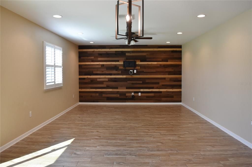 For Rent: $3,000 (5 beds, 3 baths, 2920 Square Feet)