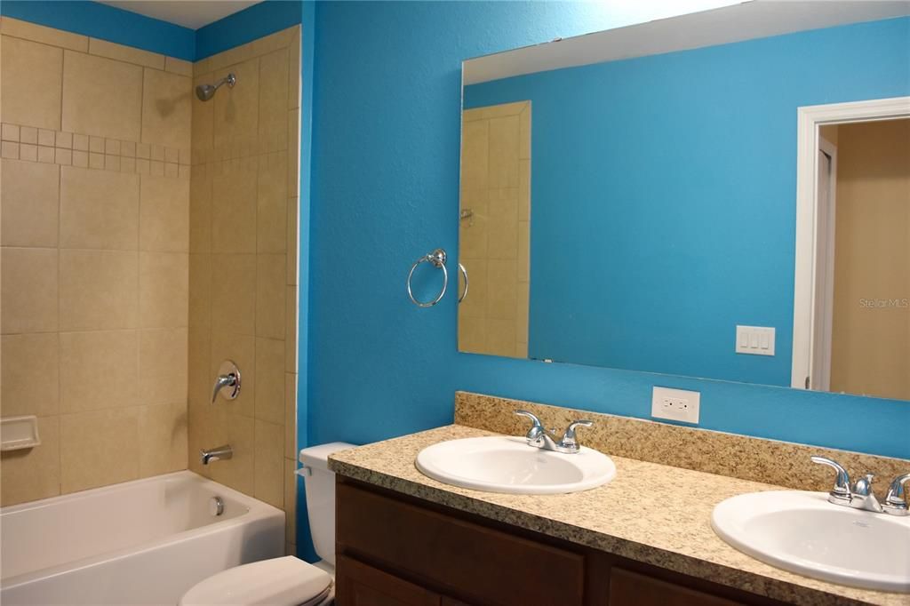 For Rent: $3,000 (5 beds, 3 baths, 2920 Square Feet)