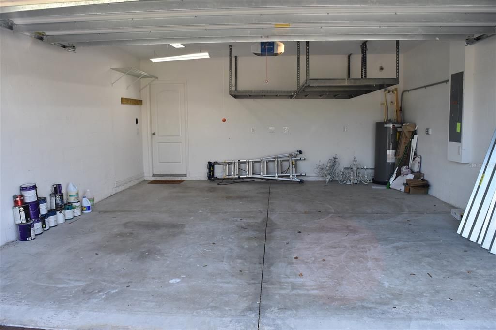 For Rent: $3,000 (5 beds, 3 baths, 2920 Square Feet)