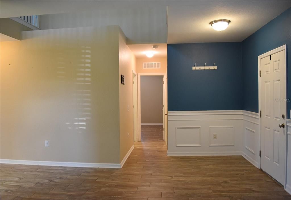 For Rent: $3,000 (5 beds, 3 baths, 2920 Square Feet)