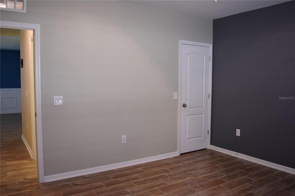 For Rent: $3,000 (5 beds, 3 baths, 2920 Square Feet)