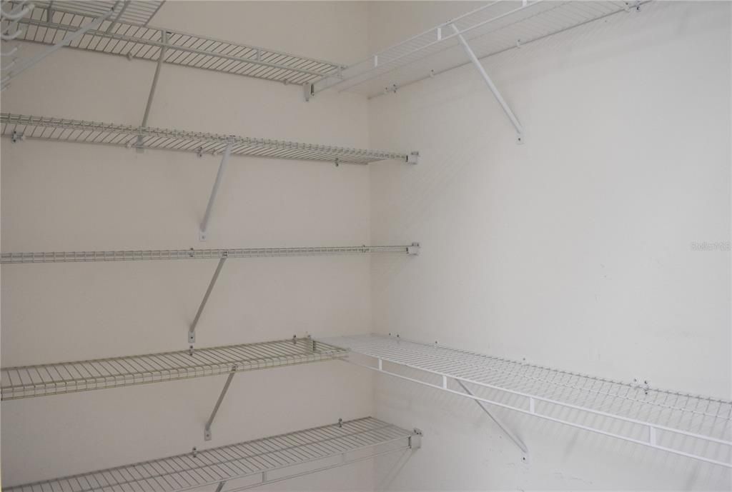 For Rent: $3,000 (5 beds, 3 baths, 2920 Square Feet)