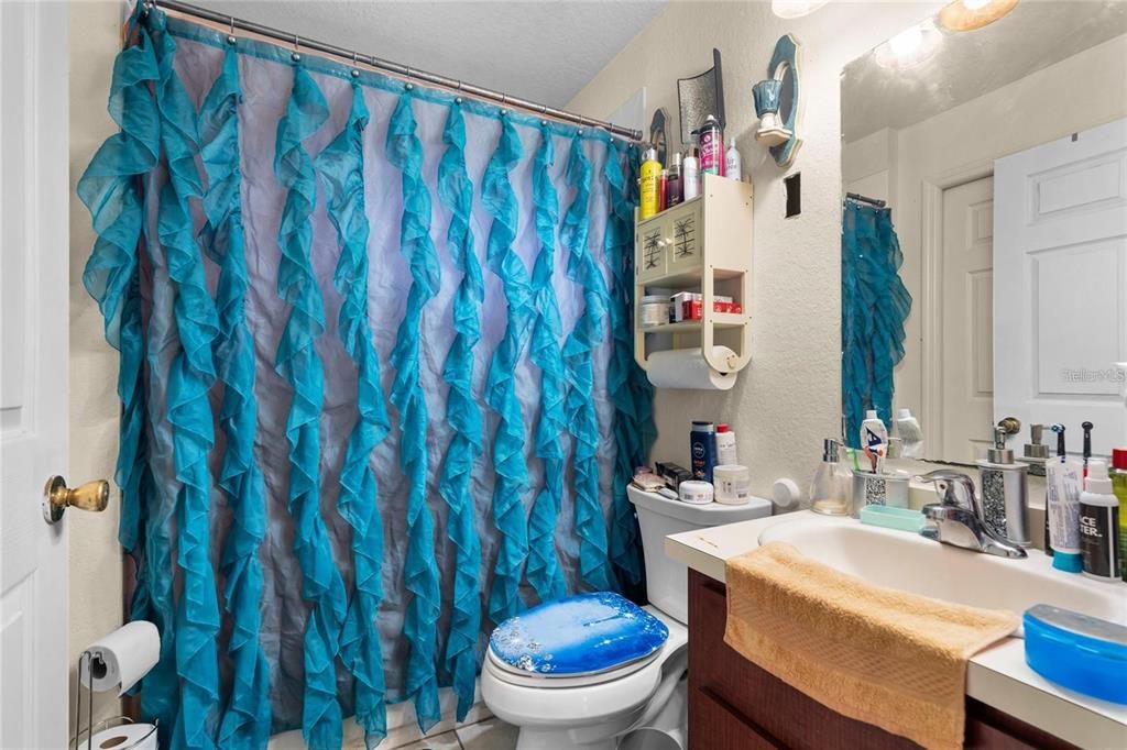 На продажу: $199,000 (2 спален, 1 ванн, 1120 Квадратных фут)