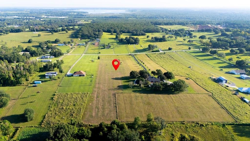 待售: $600,000 (4.96 acres)