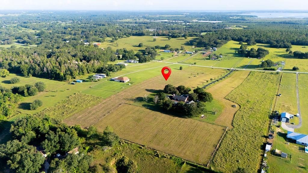 待售: $600,000 (4.96 acres)