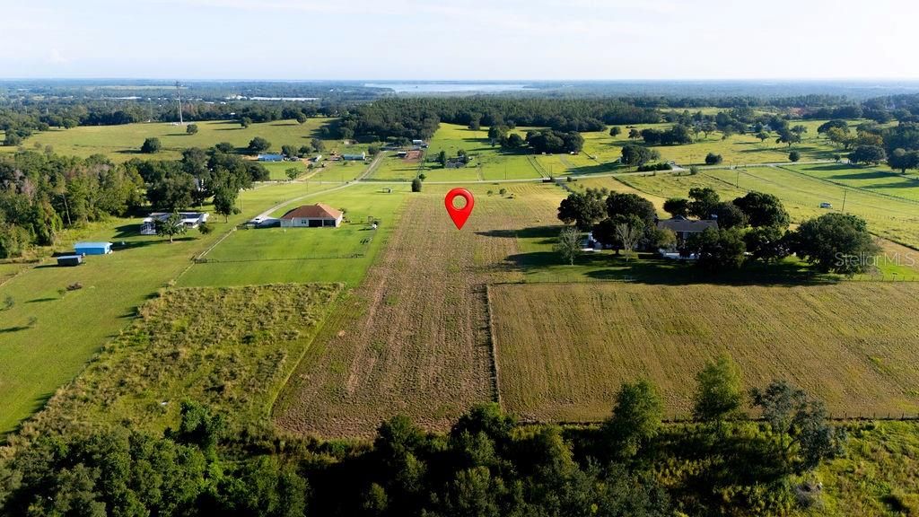 待售: $600,000 (4.96 acres)