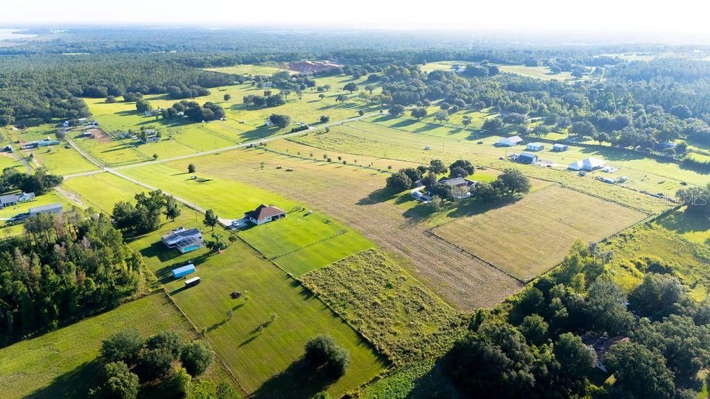 待售: $600,000 (4.96 acres)