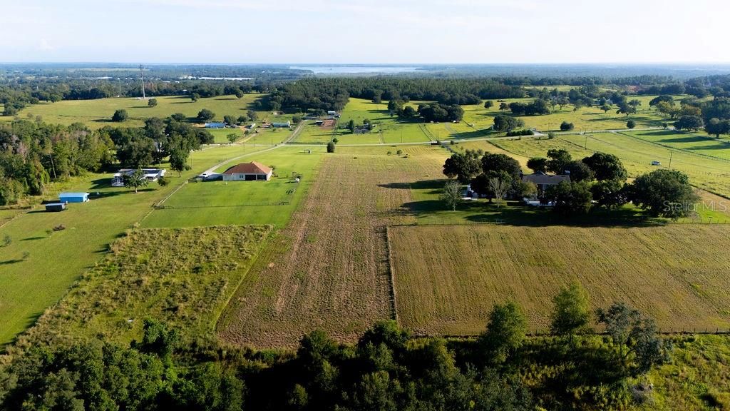 待售: $600,000 (4.96 acres)