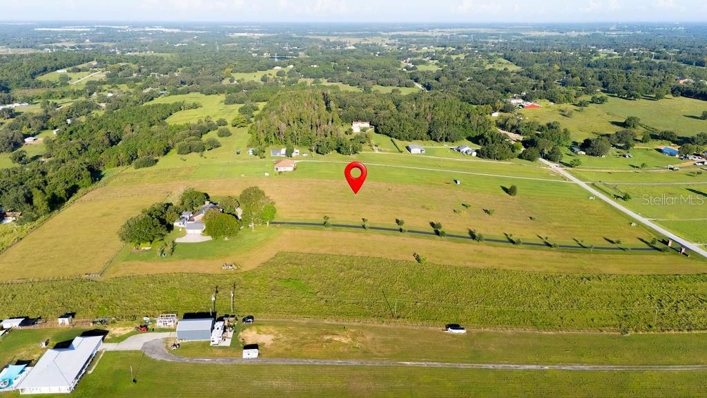 待售: $600,000 (4.96 acres)