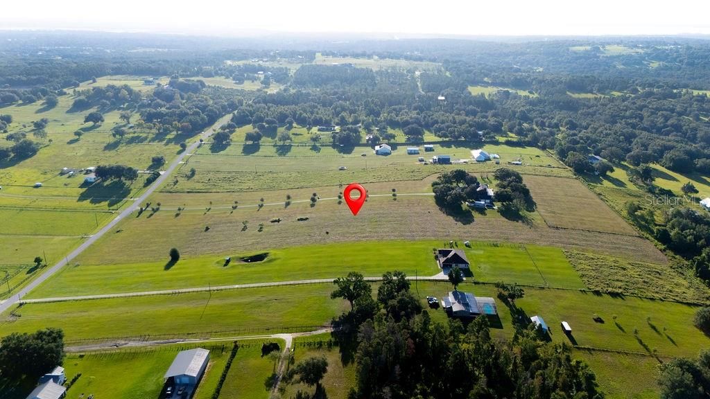 待售: $600,000 (4.96 acres)