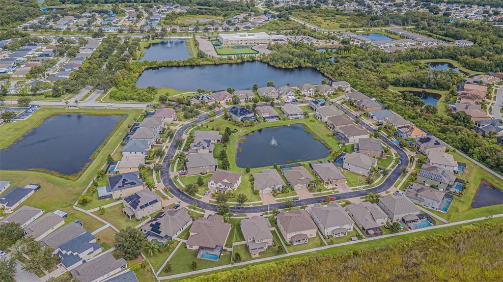 Под контрактом: $597,750 (4 спален, 3 ванн, 2725 Квадратных фут)