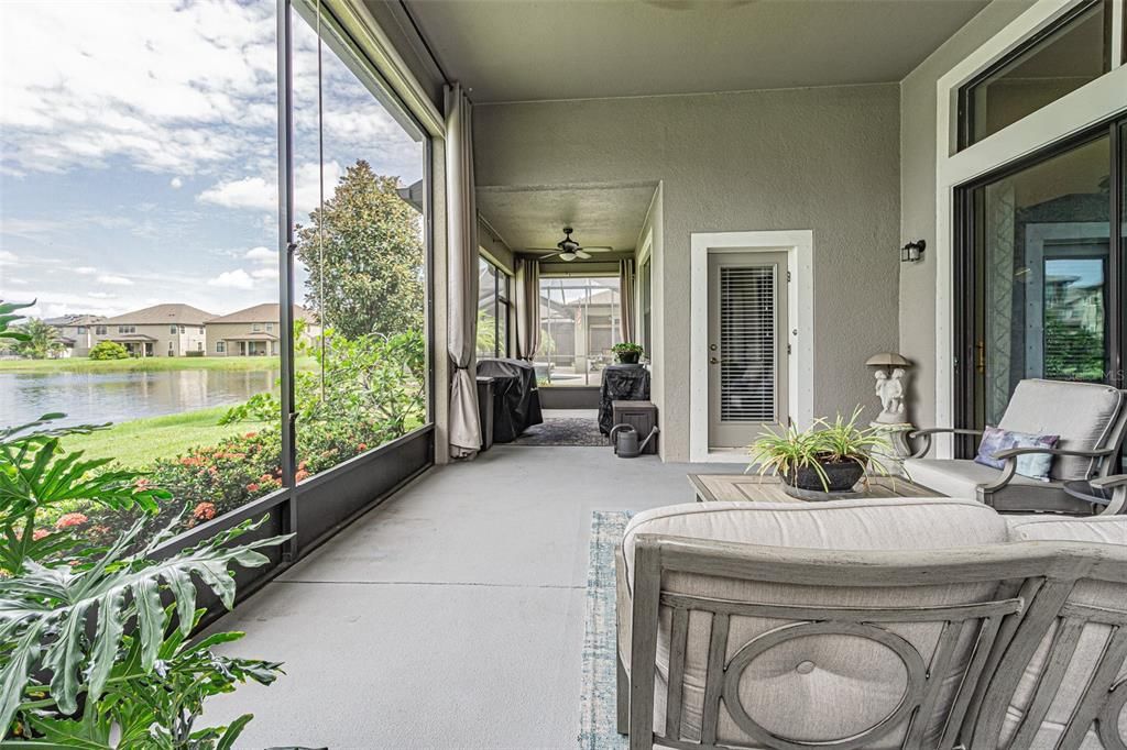 Под контрактом: $597,750 (4 спален, 3 ванн, 2725 Квадратных фут)