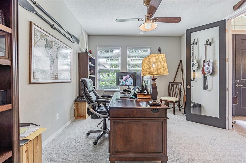 Под контрактом: $597,750 (4 спален, 3 ванн, 2725 Квадратных фут)