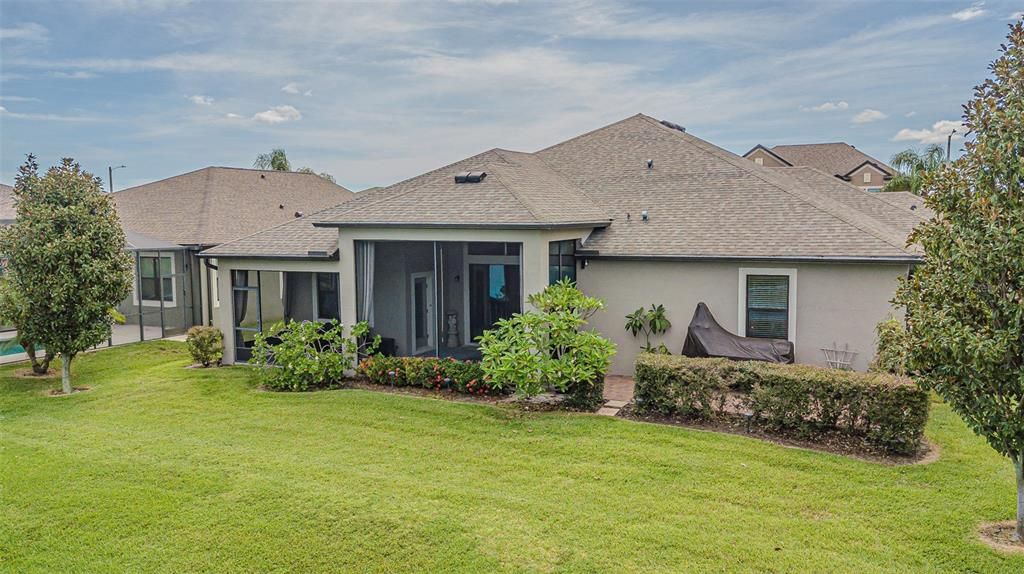 Под контрактом: $597,750 (4 спален, 3 ванн, 2725 Квадратных фут)