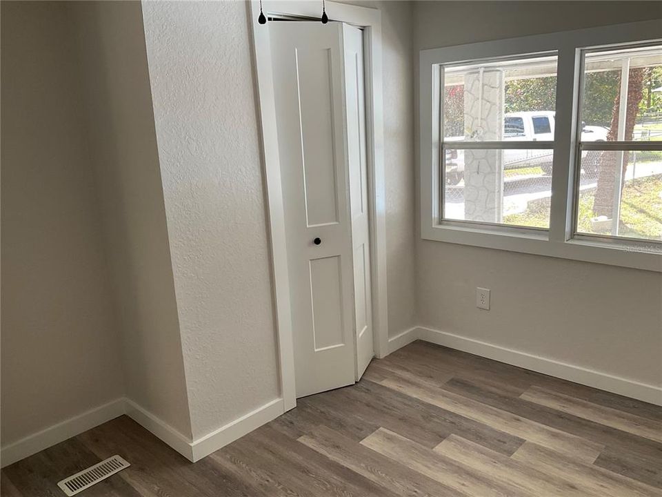 For Sale: $194,900 (4 beds, 2 baths, 1554 Square Feet)