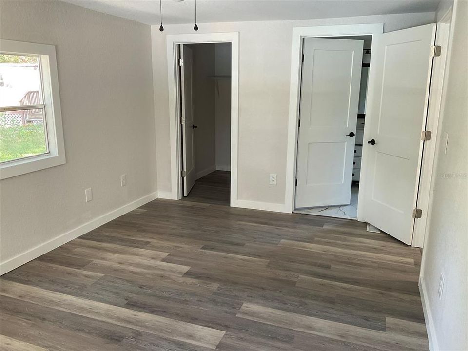 For Sale: $194,900 (4 beds, 2 baths, 1554 Square Feet)