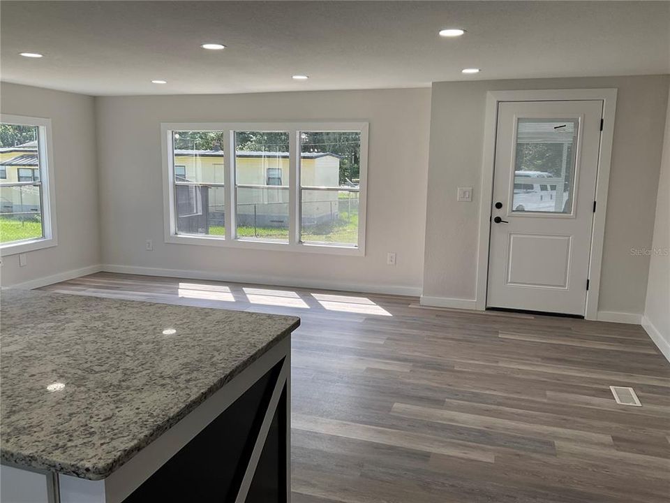 For Sale: $194,900 (4 beds, 2 baths, 1554 Square Feet)